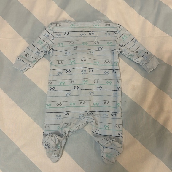 Disney - set of 2 newborn (0 mo/0-3 mo) footed cotton Mickey Mouse sleepers. - Picture 3 of 6